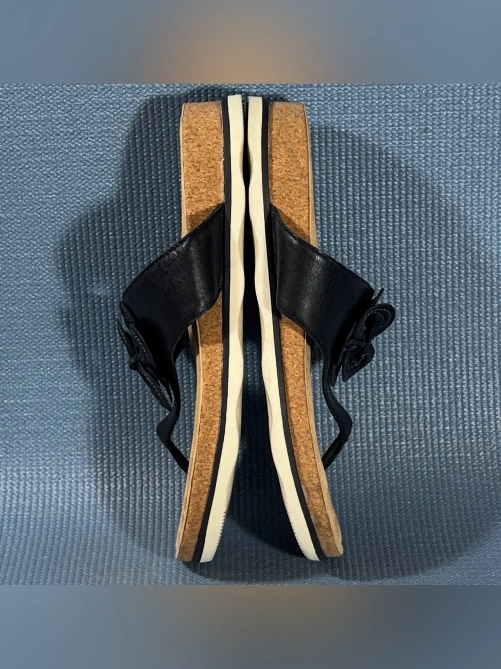 Clarks Women’s Black Leather Brynn Style Embellished Thong Sandals Size 11